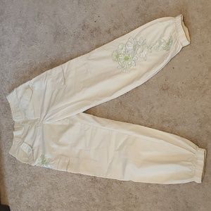 Forever 21 cream colored lightweight cargo pants embroidered size small nwot